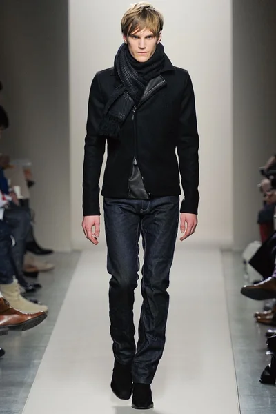 Look 12